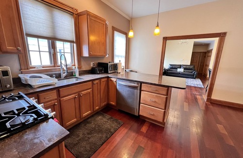 Inman Square Casa | Spacious 2BR 2BA Condo & 2x Parking, Minutes from Central Sq, MIT, Harvard.