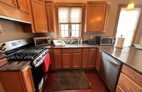Inman Square Casa | Spacious 2BR 2BA Condo & 2x Parking, Minutes from Central Sq, MIT, Harvard.