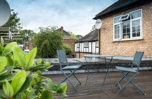 London Borough of Bromley Apartamento | Spacious,2BR,2BA,High Street,Parking,WiFi