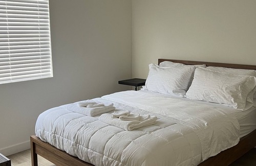 Downtown Casa | Spacious 2BR, 2BA Townhouse near Hollywood, Burbank and Pasadena
