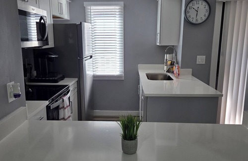 Charlotte Apartamento | Coming Soon! Remodeled 2BR 2BA with AC, Wi-Fi, free parking minutes to Uptown