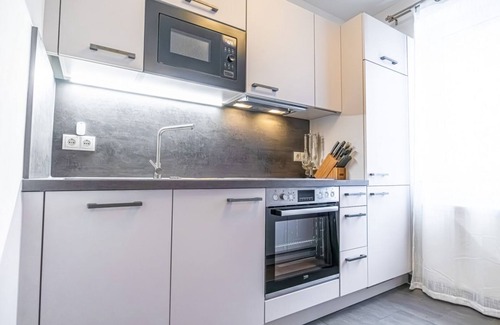 Vienna Apartamento | Spacious 2BR and 1LR Apartment, Around Donaustadt