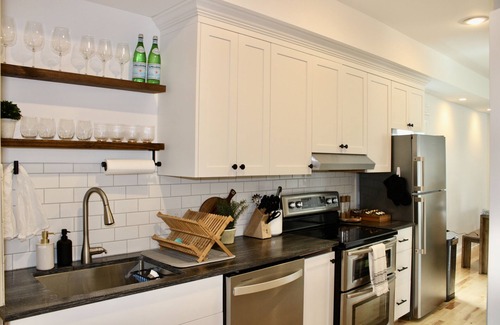 West End Apartamento | Spacious 2BR Apartment in Historic West End!
