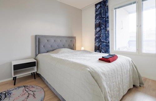 Jyvaskyla Apartamento | Spacious 2BR Apt with Sauna & Private Balcony with Lake View