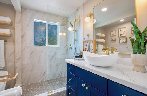 Ballard Apartamento | Spacious 2BR Ballard Retreat w/AC and Fenced Yard