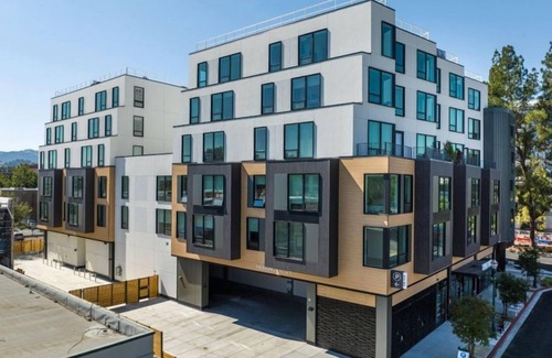 Walnut Creek Condominio | Spacious 2BR Condo at The Rise Walnut Creek