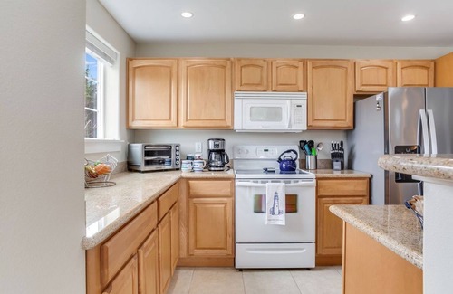 Westport Condominio | ★ 2 BR @ Beach ~ JACUZZI ~ Bañera de hidromasaje ~ Cama King ~ PISCINA (mayo-septiembre) ★