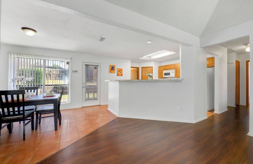 Buckner Terrace - Everglade Park Casa | Spacious 2BR home near Downtown Dallas