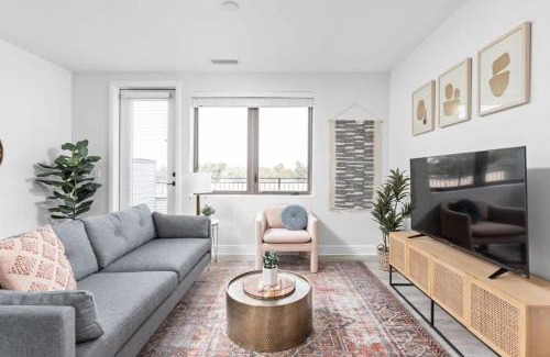 Meridian-Kessler Apartamento | Spacious 2BR in Meridian Kessler by CozySuites