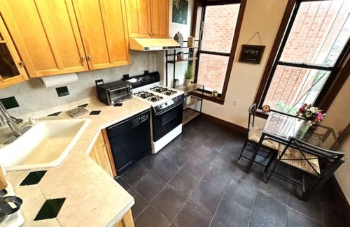 Crown Heights Apartamento | Spacious 2BR in Prospect Heights, Steps from Prospect Park!