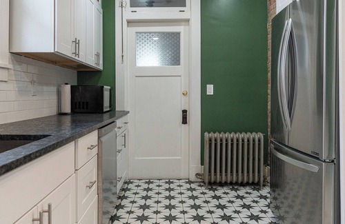 Edgewood Casa | Spacious 2BR in Quiet Duplex | Near CMU | Frick Park | Downtown