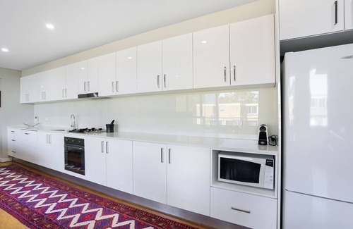 Waverton Apartamento | Spacious 2BR luxe Waverton Village apartment w/ harbour glimpses