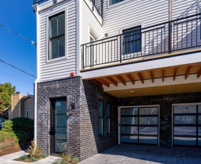 North Tabor Casa | Spacious 2BR - New Luxury Townhouse Stay