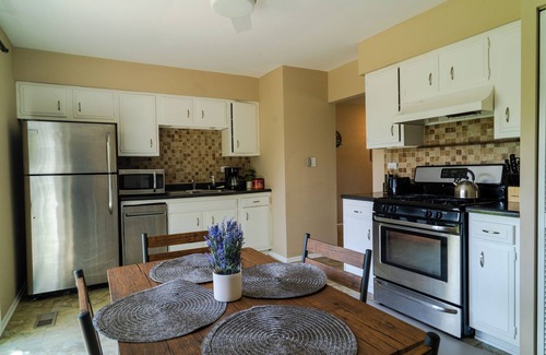 Wasco Casa | "Spacious 2BR Retreat with Office, Stunning Backyard & Grill in Hanover Park"