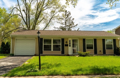 Wasco Casa | "Spacious 2BR Retreat with Office, Stunning Backyard & Grill in Hanover Park"
