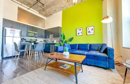 Near South Side Apartamento | Spacious 2BR South Loop with Skyline view, Optional Parking and Gym Access Near McCormick Place and Soldier Field