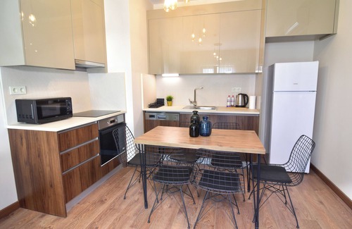 Mahmutbey Apartamento | Spacious 2BR with Garden- Long term rent