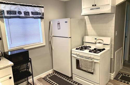Cleveland Apartamento | Spacious 2nd floor apt in the heart of Clevelands west side neighborhood nice !