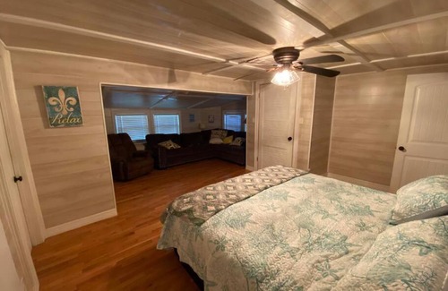 Crystal Beach Casa | Spacious 3 Bdr House w/ RV Hookup, Beach Access RD