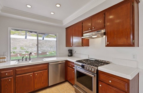 Camarillo Casa | Spacious 3 bdrm beauty, jacuzzi, stunning backyard!