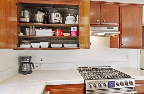 Camarillo Casa | Spacious 3 bdrm beauty, jacuzzi, stunning backyard!