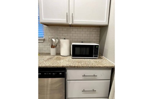 Live Oak Casa | Spacious 3 BDRM for 9 - SA & NB