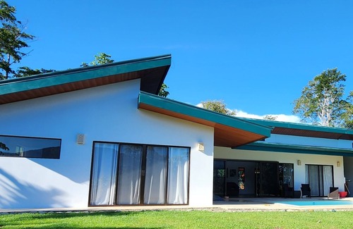 Barú Casa | Spacious 3 bed, 3 bath home with breathtaking Mountain and Valley views.