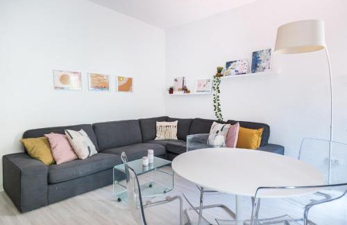 Sant Antoni Apartamento | Spacious 3 bed Apt in the heart of Sant Antoni, Barcelona