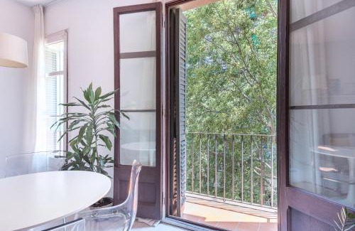 Sant Antoni Apartamento | Spacious 3 bed Apt in the heart of Sant Antoni, Barcelona