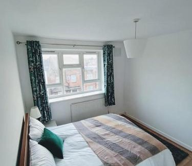 Upper Clapton Apartamento | Spacious 3 bed flat opp Springfield park, Hackney.