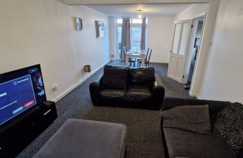 Weston on Trent Casa | Spacious 3-bed Home -private Garden & Free Parking