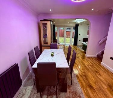 Haversham Apartamento | Spacious 3 Bed Home With Private Parking Close to MK Central