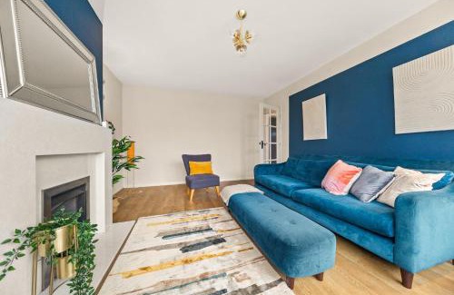 Chapeltown Casa | Spacious 3 bed house in North Leeds perfect for families & longer stays