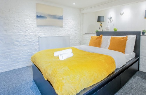 Rochester Apartamento | Spacious 3 Bed Maisonette In The Heart Of Rochester