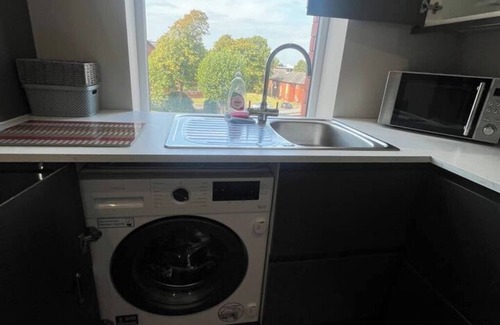 Wallasey Apartamento | Spacious 3-Bed Seaside Retreat – Walk to Beach, Sleeps 6, Free Parking