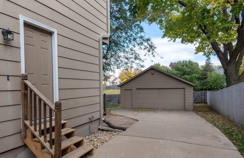 West Des Moines Casa | Spacious 3 Bedroom Home with Foosball