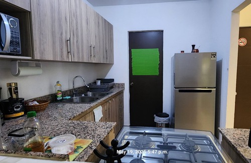 Coatepeque Casa | Spacious 3-bedroom bungalow with AC Entire house , WiFi in San Juan Opico.