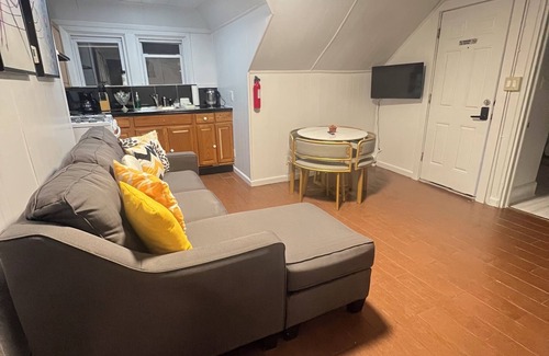 West New York Apartamento | Spacious 3-bedroom apartment in brilliant close to New York with balcony.