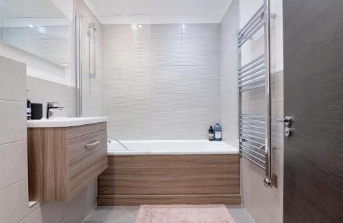 Berrylands Apartamento | Spacious, 3 bedroom, 2 bathroom, Surbiton