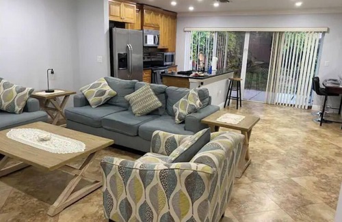 Lake Worth Corridor Casa | Spacious 3 bedroom 2.5 bath House in lake worth