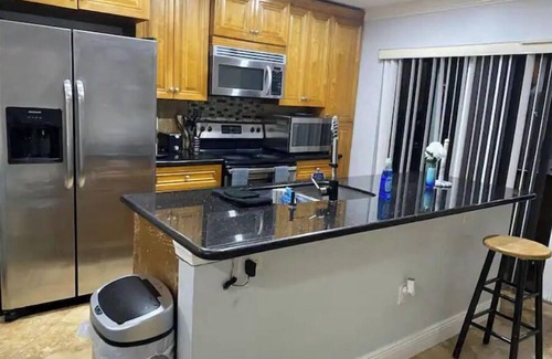 Lake Worth Corridor Casa | Spacious 3 bedroom 2.5 bath House in lake worth