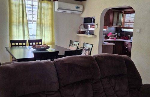 Ivy Casa | Spacious 3-bedroom, 3 1/2 bathroom house with WiFi and AC in lovely Bridgetown.
