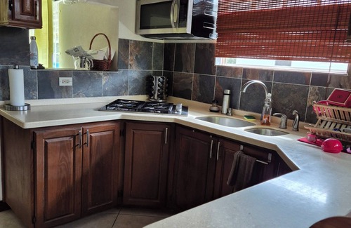 Ivy Casa | Spacious 3-bedroom, 3 1/2 bathroom house with WiFi and AC in lovely Bridgetown.