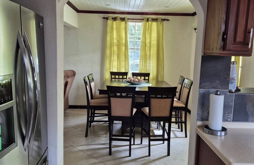 Ivy Casa | Spacious 3-bedroom, 3 1/2 bathroom house with WiFi and AC in lovely Bridgetown.