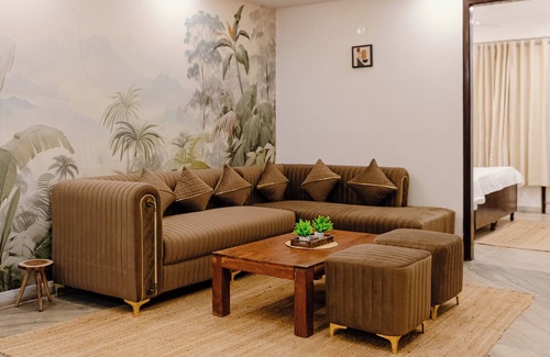 Chhatarpur Apartamento | Spacious 3-bedroom apartment with WiFi, AC in delightful New Delhi