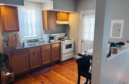 Catskill Apartamento | Spacious 3-bedroom apartment in Catskill village - walkable to area attractions
