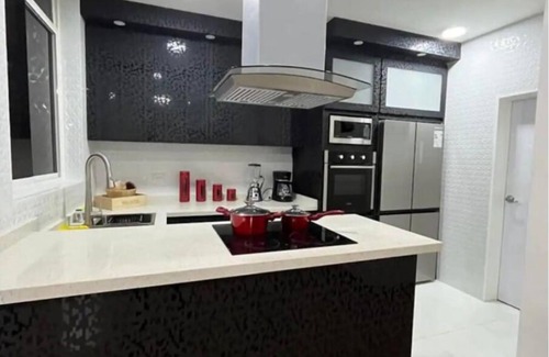 Chacao Apartamento | Spacious 3-bedroom apartment with AC, WiFi in charming Caracas