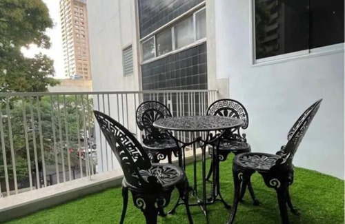 Chacao Apartamento | Spacious 3-bedroom apartment with AC, WiFi in charming Caracas