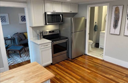 Millis Apartamento | Spacious 3-bedroom apartment in lovely Millis with AC, WiFi