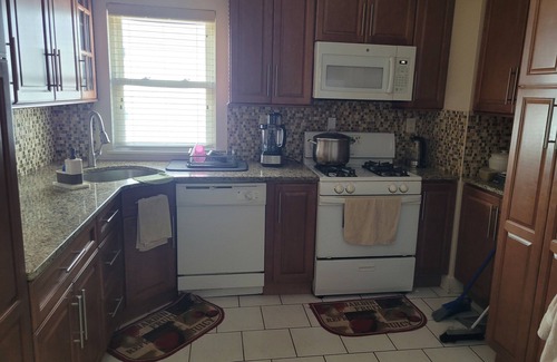 Queens Apartamento | Spacious 3-bedroom apartment in charming Queens with AC, near to shopping, beach
